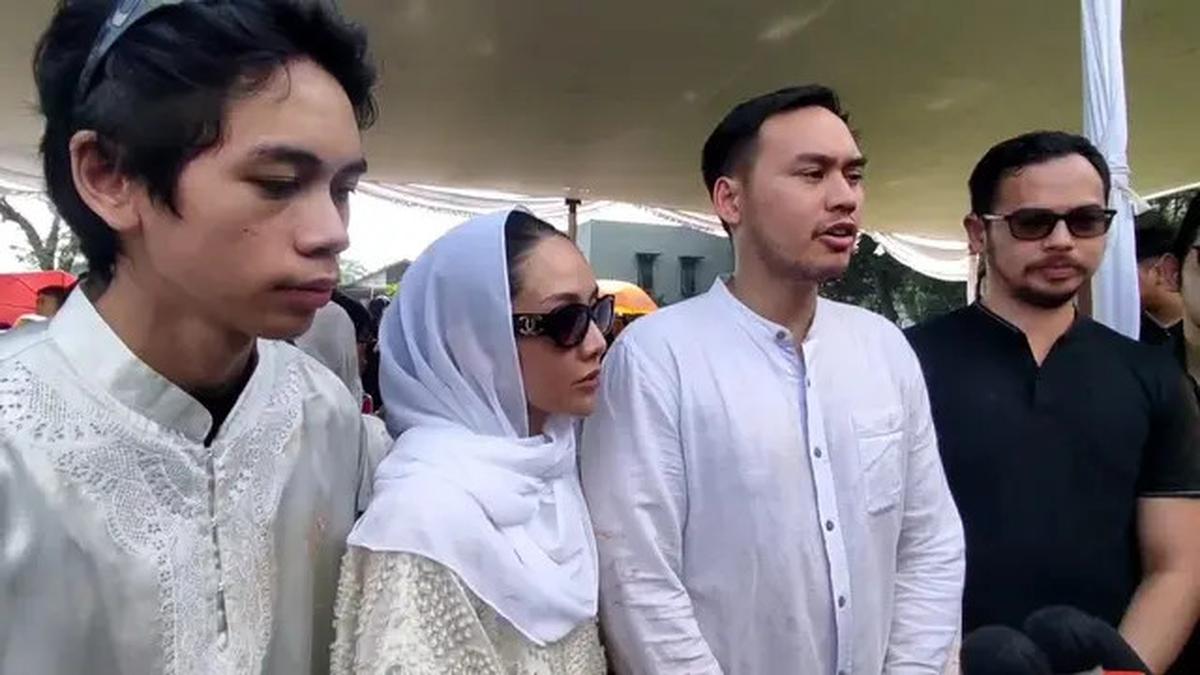 Ray Sahetapy Syahadat dan Disalatkan Kali Terakhir di Masjid Istiqlal Jakarta, Anak Sebut Atas Izin Allah