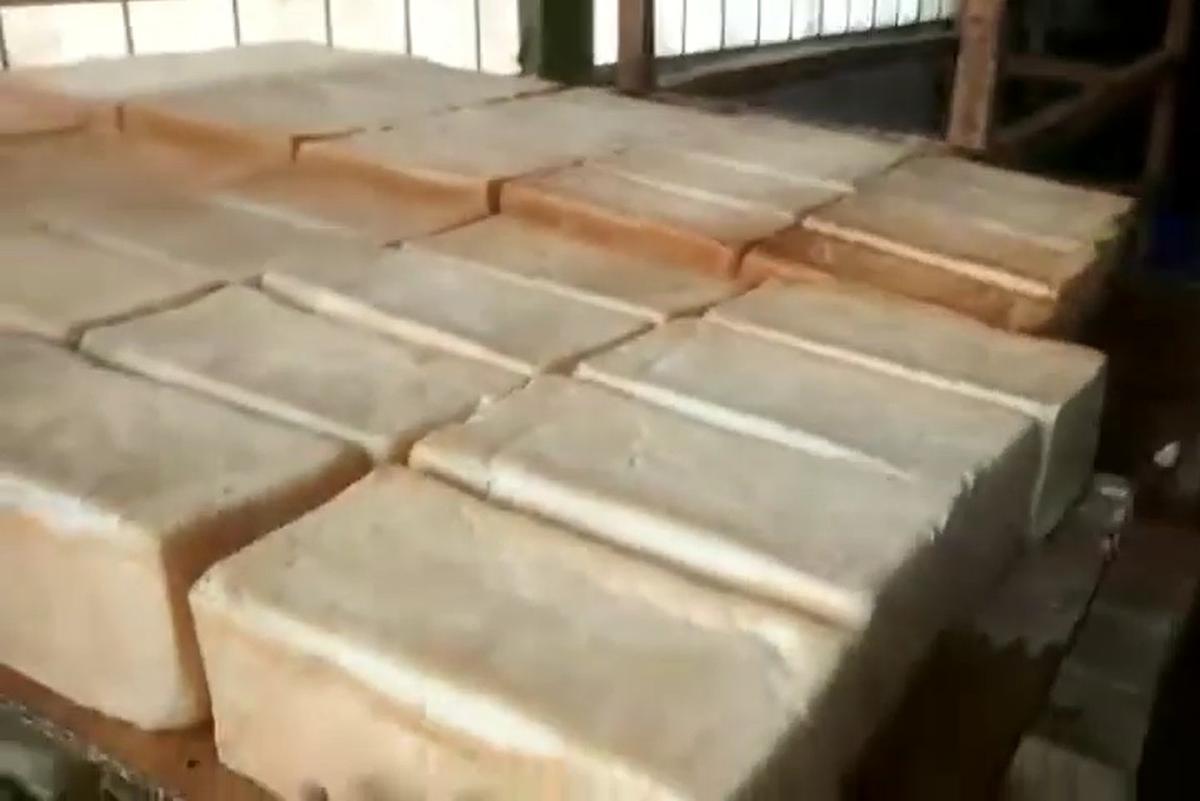 Sentra roti Babakan Rahayu Bandung