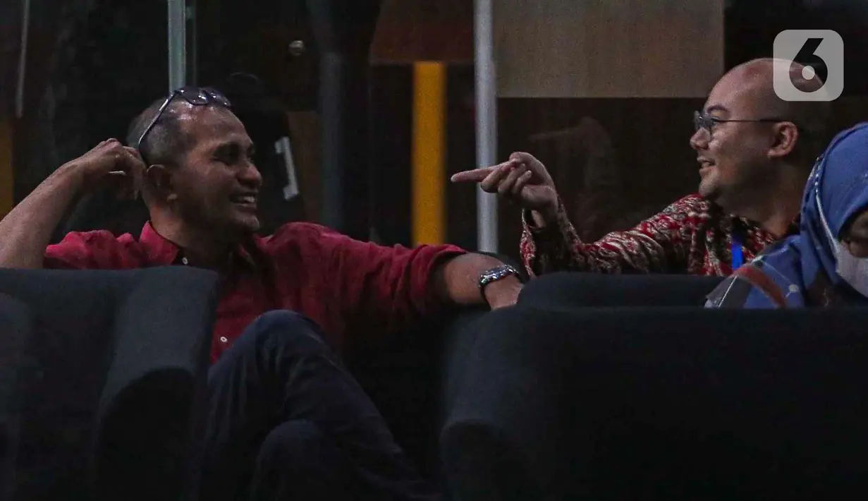 Usai menjalani pemeriksaan, Eddy hanya tersenyum tanpa memberi komentar. (Liputan6.com/Faizal Fanani)