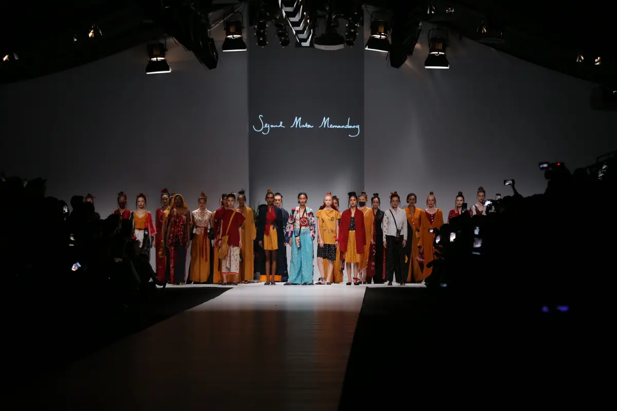 [Fimela] Daur, persembahan Sejauh Mata Memandang di JFW 2020