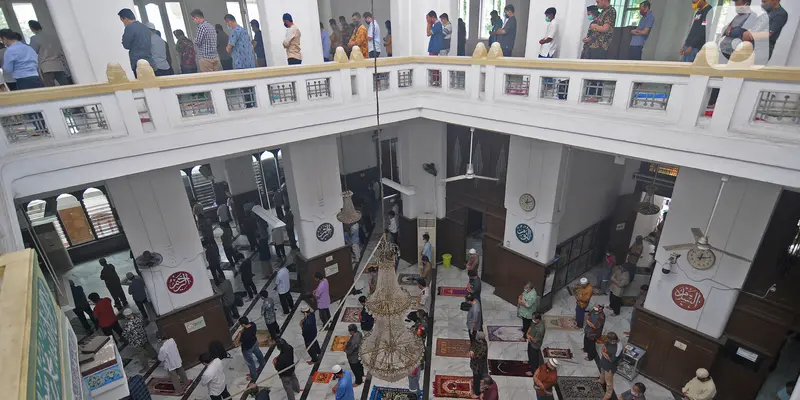 Masjid Cut Meutia Gelar Salat Jumat di Masa PSBB Transisi