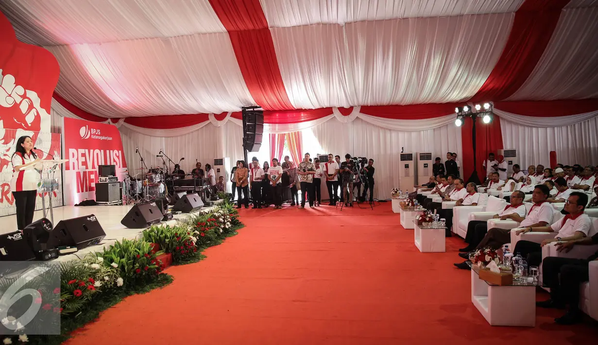 Suasana dalam acara Deklarasi  Revolusi Mental dilingkungan BPJS Ketenagakerjaan, Jakarta, Rabu (23/3). BPJS Ketenagakerjaan dapat menjadi pelopor perubahan dalam Gerakan Nasional Revolusi Mental. (Liputn6.com/Faizal Fanani)