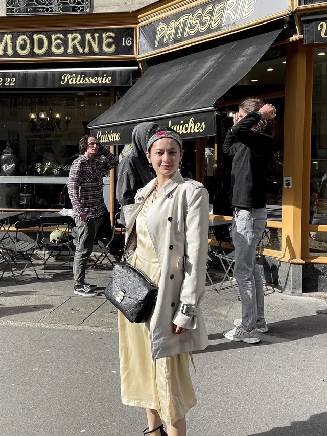 7 Potret Liburan Clara Bernadeth Bersama Suami di Paris yang Curi Perhatian