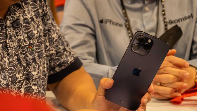 Telkomsel berkolaborasi dengan Apple menghadirkan paket bundling seri iPhone 14 terbaru yang didukung bonus kuota data layanan 5G hingga 50 GB (Dok. Telkomsel)