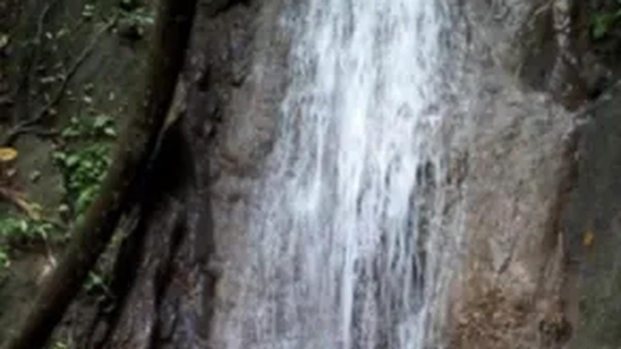 1. Air Terjun Goa Kikik