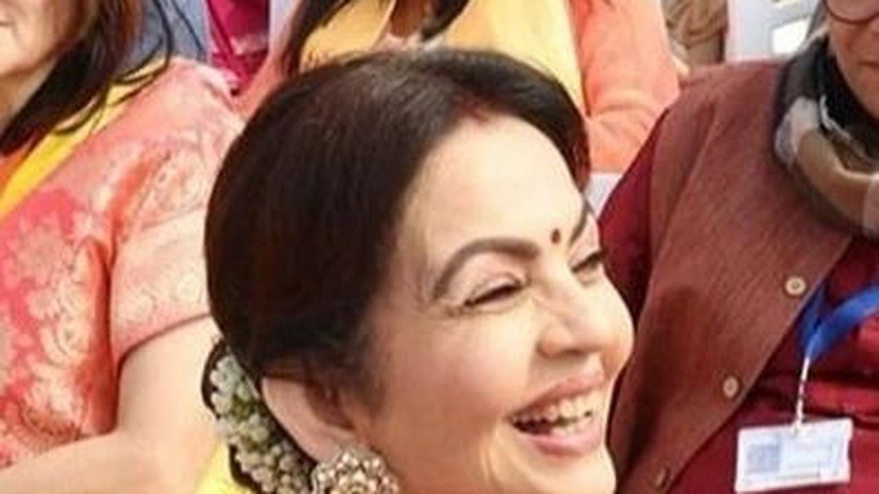 Potret Kalung dan Perhiasan Mewah Orang Terkaya India Nita Ambani, Nilainya Tembus Rp1 Triliun