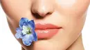 Kabar seru datang dari Chanel. Ammy Drammeh, dari COMÈTES COLLECTIVE, menghadirkan JARDIN IMAGINAIRE, koleksi makeup perdananya. Ia mempersembahkan palet bernuansa cerah dan energik yang mengingatkan kita pada dunia fantasi. Hal ini jadi salah satu sumber inspirasi abadi bagi Gabrielle Chanel. Bagaikan pancaran energi dan keceriaan untuk sambut musim panas.