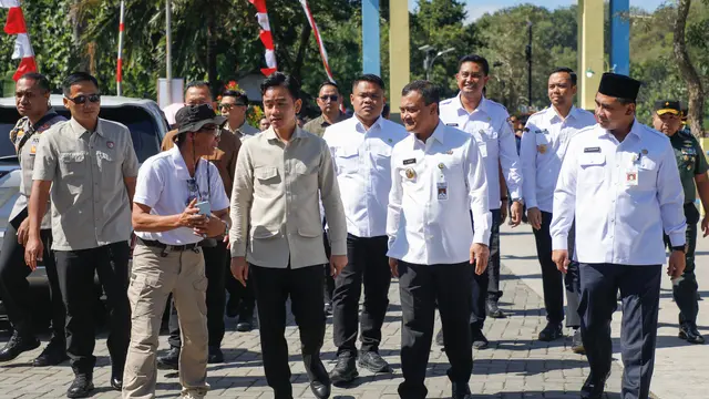 Dorong Perekonomian Warga, Gubernur Jateng Dampingi Wapres Tebar 50 Ribu Benih Ikan di Rowo Jombor
