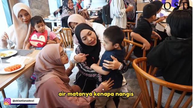 7 Momen Ria Ricis dan Oki Setiana Dewi Pamit Berangkat Haji, Penuh Haru