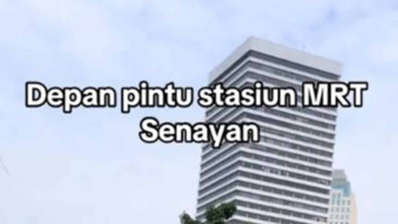 Rupanya gang ini berlokasi dekat area Stadion GBK dan pintu masuk Stasiun MRT.<br>