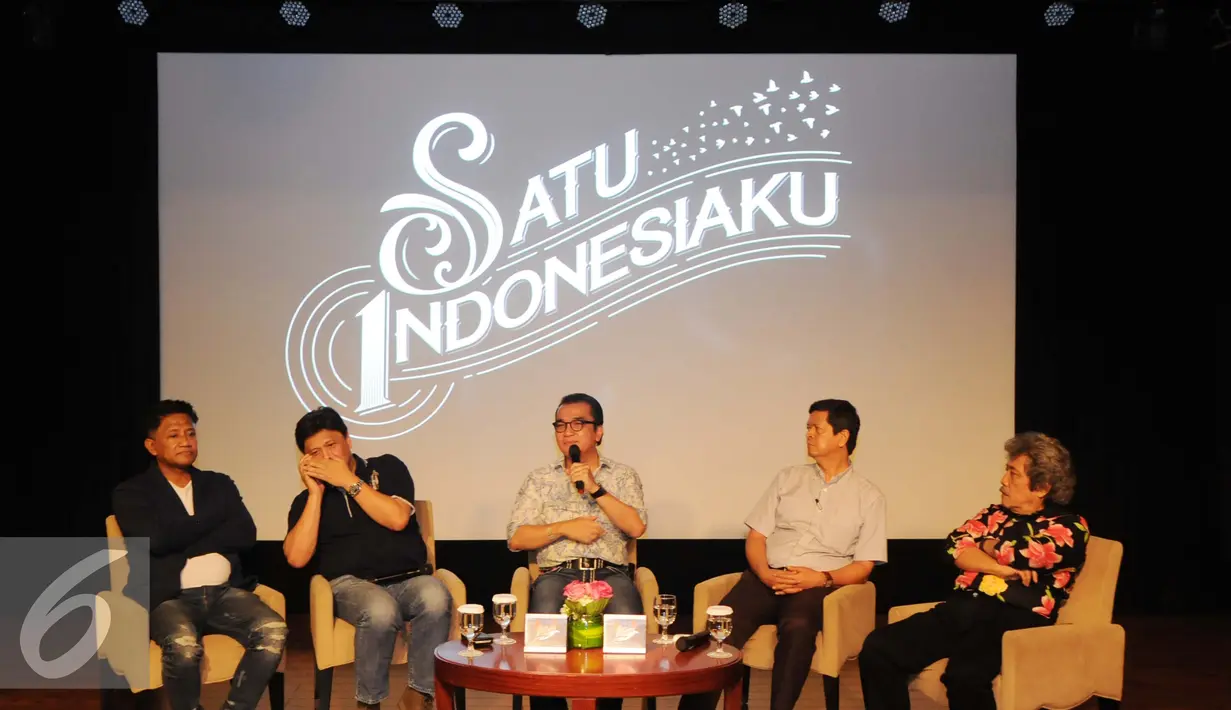 Suasana konferensi pers peluncuran CD kolaborasi Artis Indonesia di Jakarta, Selasa (20/12). CD kolaborasi tersebut sebagai kontribusi positif untuk merawat kebhinekaan Indonesia.(Liputan6.com/Gempur M Surya)