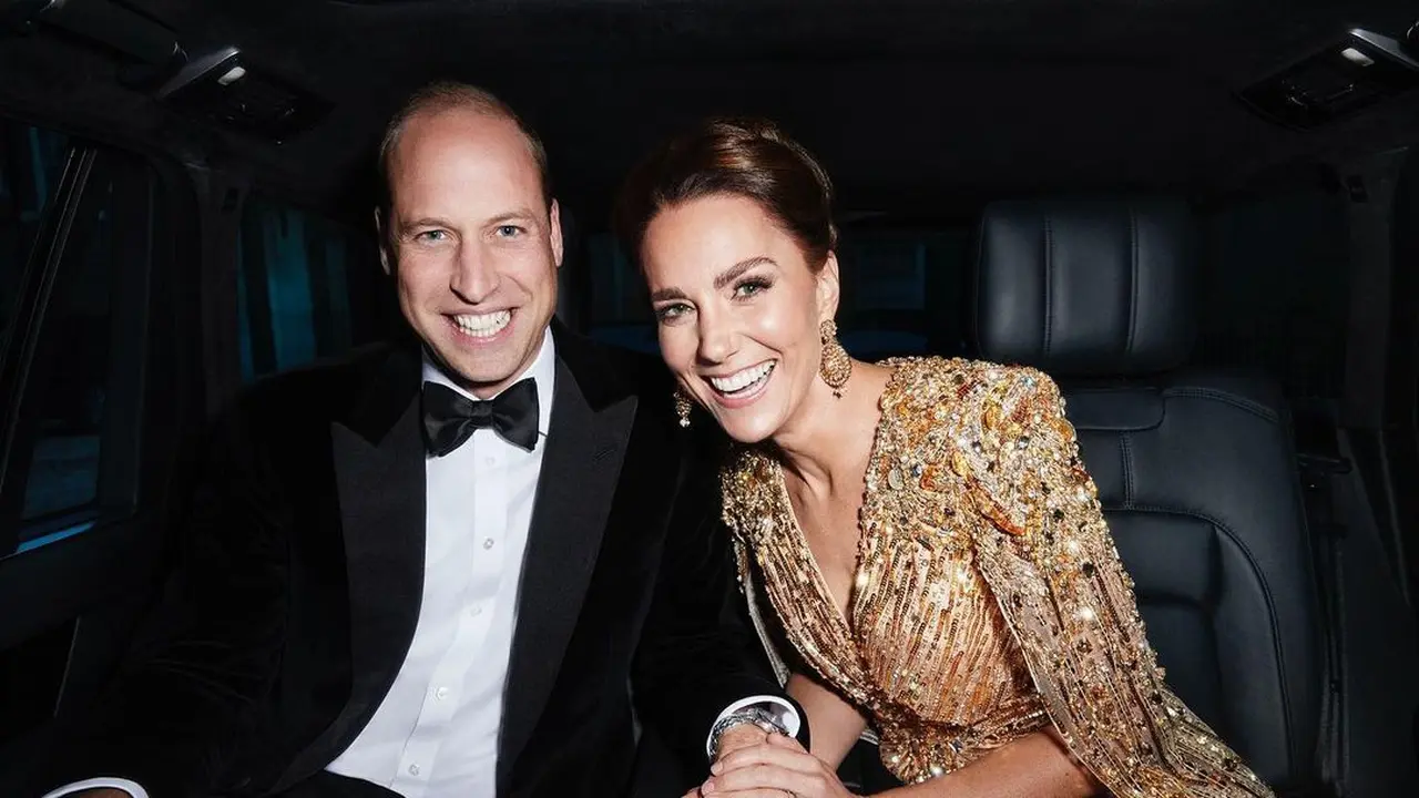 Foto Romantis Kate Middleton dan Pangeran William Sambut Tahun Baru 2022
