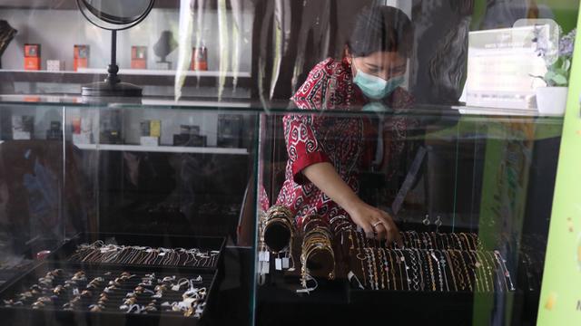 Saham Antam Catat Penguatan Terbesar dalam Satu Hari - Saham ...