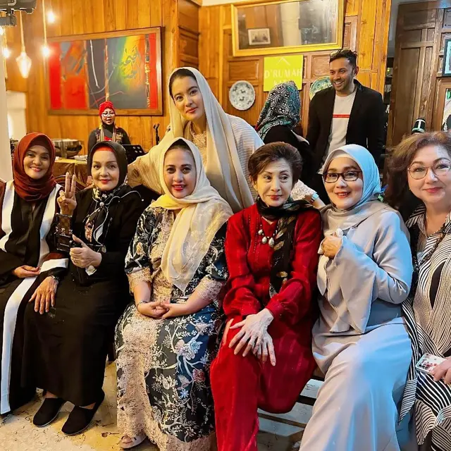 8 Momen Seru Marcella Zalianty Jalani Buka Puasa Bareng Artis Senior