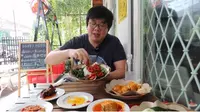 Menengok Restoran Padang Darius Sinathrya, Sajikan Rendang dan Jengkol dengan Konsep Rice Bowl. foto: Youtube 'Anak Kuliner'