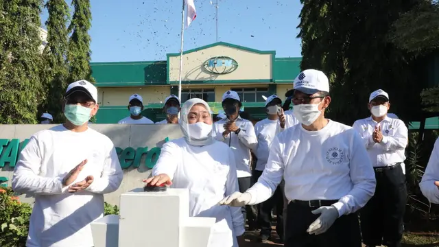 Menaker Ida Luncurkan Senam Pekerja Sehat di KBN Marunda
