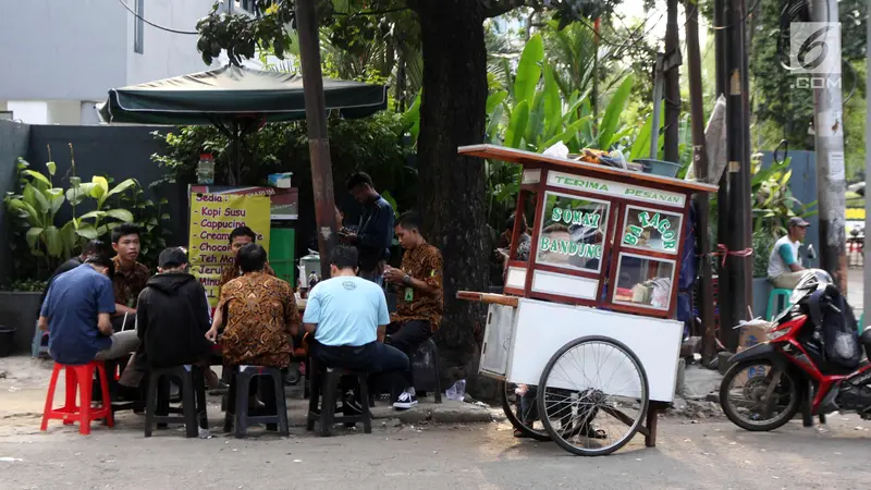 Seperti ini Tampilan Trotoar Melawai yang Dikuasai PKL