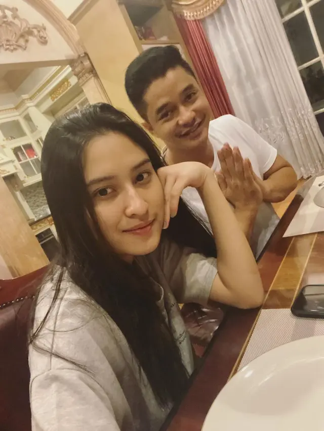 6 Momen Sahur Bareng Pasangan Baru Selebriti, Penuh Semangat
