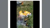 Sepatu Nike dibakar. Dok: Twitter