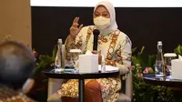 Menteri Ketenagakerjaan, Ida Fauziyah dalam acara NGOPI SUSU (Ngobrol Pintar Struktur dan Skala Upah) di Jakarta, Kamis (9/12/2021). (Dok Kemnaker)