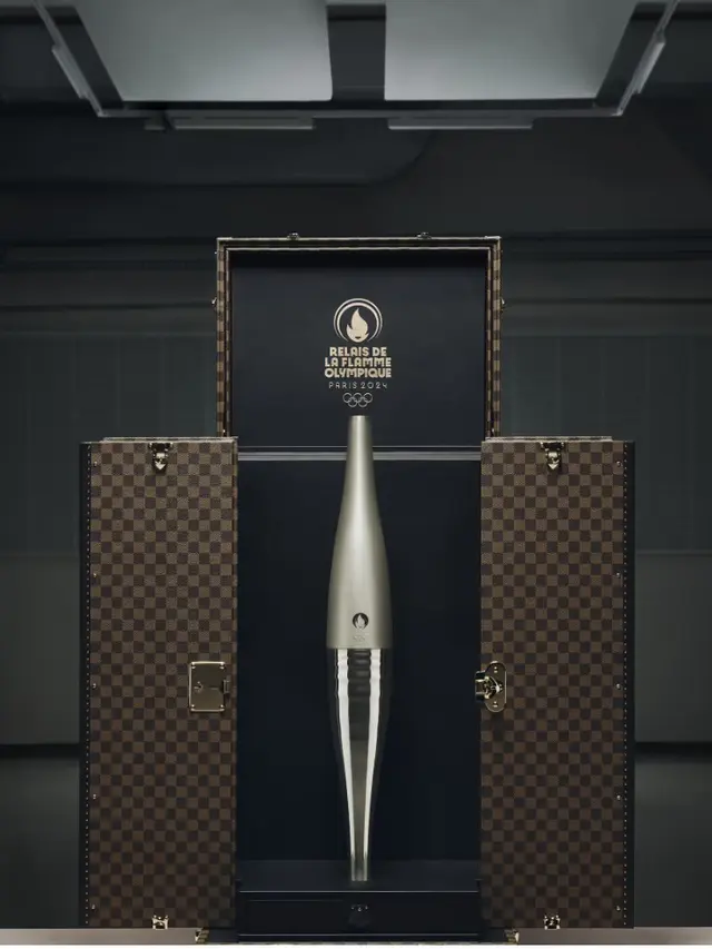 LOUIS VUITTON TORCHES TRUNKS