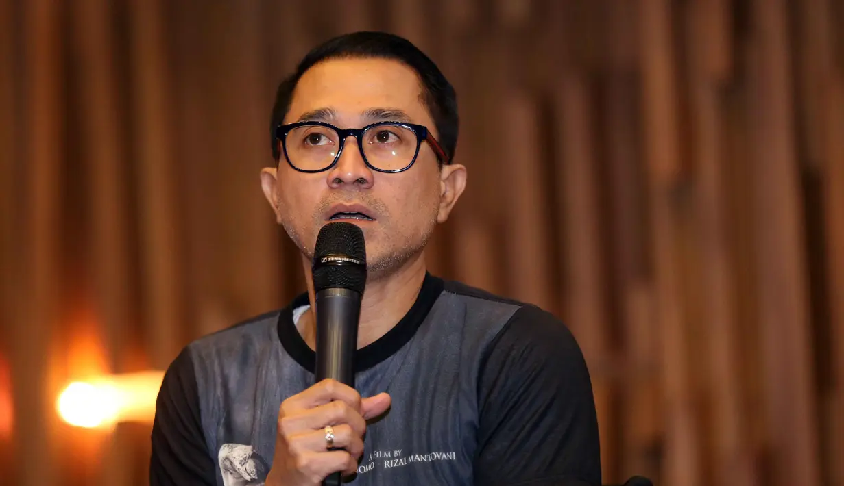 Dalam film Jailangkung ini, Lukman akan kembali berperan menjadi seorang kepala rumah tangga bernama Fredi. Wulan Guritno pun akan didapuk menjadi istri Lukman dalam perannya itu. (Nurwahyunan/Bintang.com)