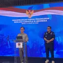 BNPB Tabur 5,6 Ton Garam Pancing Hujan di Titik Kebakaran Hutan