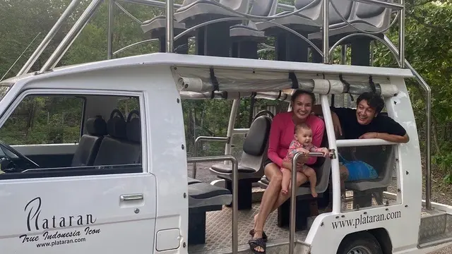 6 Momen Liburan Dimas Anggara dan Nadine Chandrawinata Ajak Buah Hati Liburan di Alam