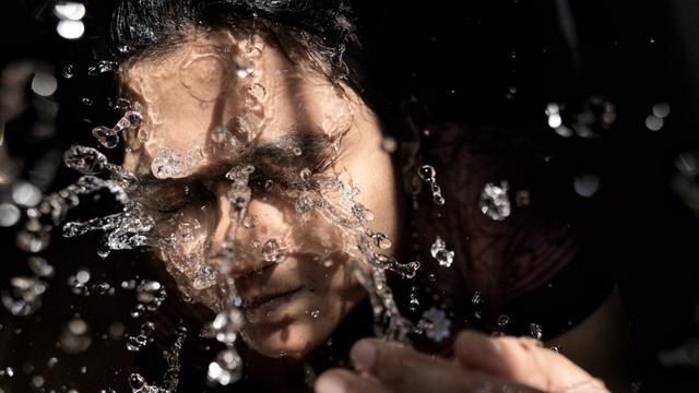 6 Hal Buruk yang Akan Terjadi Ketika Tidur Tanpa Membersihkan Make Up