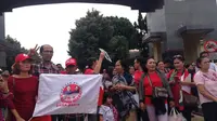 Pendukung Ahok berdemo di Mako Brimob Kepala Dua Depok
