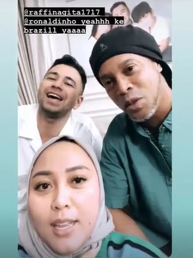 Ronaldinho tampak menikmati diajak bercanda asisten keuangan Raffi Ahmad dan manajer Nagita Slavina ((https://www.instagram.com/p/CfPaITnvx3a/))