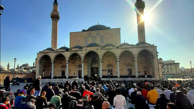 Suasana Salat Jumat di Kompleks Museum Mevlana, Konya, Turki. (Istimewa)
