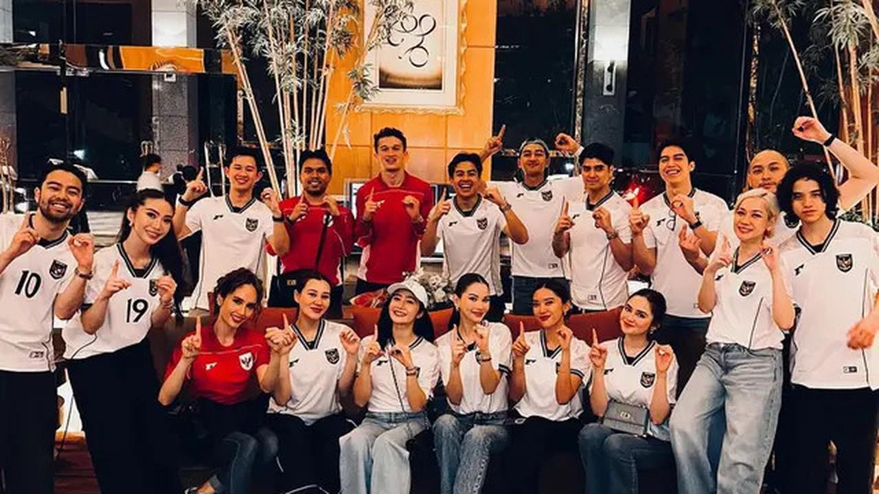 6 Potret Febby Rastanty Nonton Timnas Bareng Teman Artis, Suami Sedang Bertugas