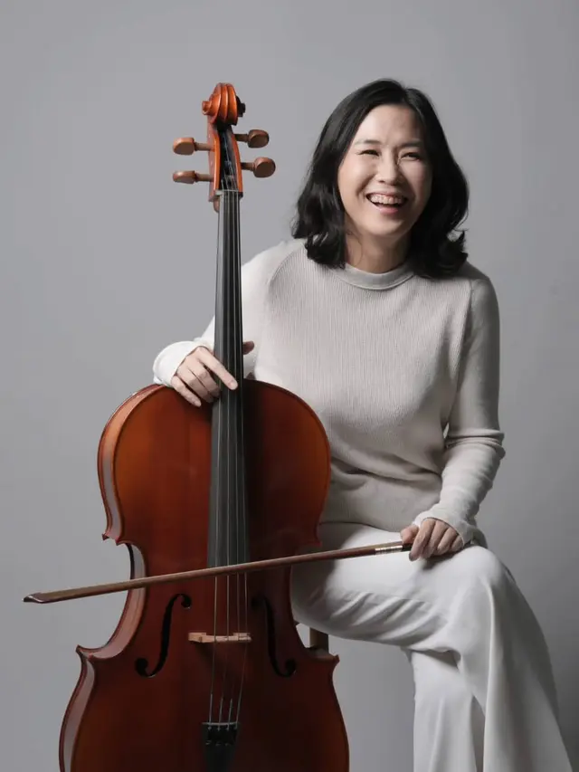 Veronica Tan wakil menteri yang punya Hobi Main Cello. [@veronicatan_official]