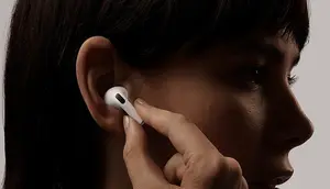 AirPods Pro Ultra Berkamera batal Rilis 9 September, Kenapa?