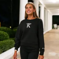 Kai Trump promosikan sweter terbarunya dan menjadi sorotan di sosial media. (https://kaitrump.shop//Naura Rizkiawan)