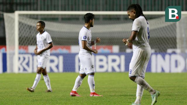 Foto: Sempat Unggul, Arema FC Jadi Korban Comeback PSS Sleman di Pekan Ketiga BRI Liga 1 2021 / 2022