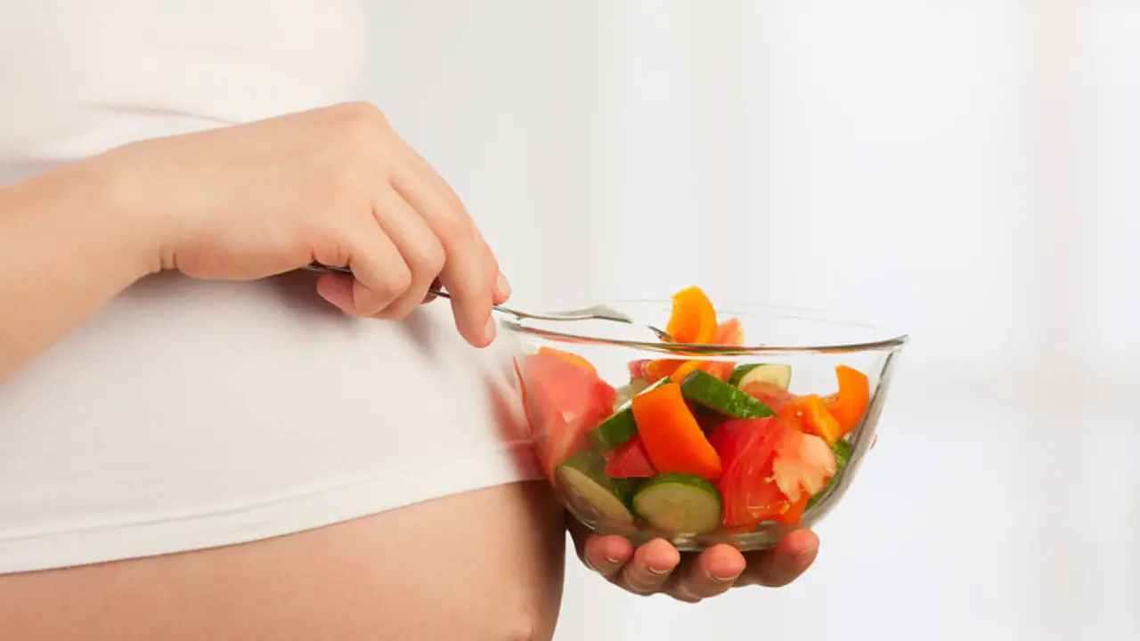 5 Makanan Terlarang Bagi Wanita Hamil