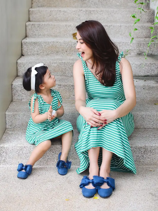 7 Potret Chelsea Olivia dan Nastusha Pakai Baju Kembar, Curi Perhatian