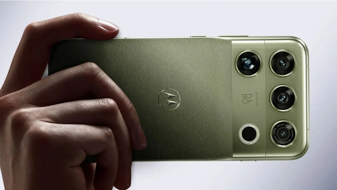 Ponsel Motorola Signature 27