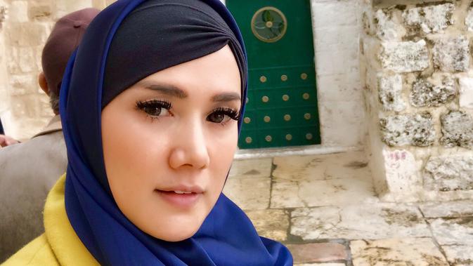 Pakai Gamis Panjang, Dada Mulan Jameela Ramai Dibicarakan 