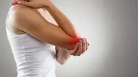 Tak Kuat Mengangkat Pacar, Pria Alami Patah di Lengannya