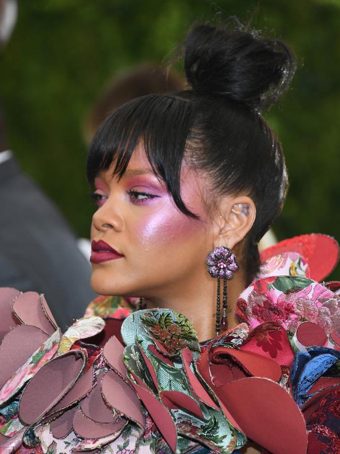 Rihanna Ungkap Resolusi 2021 Fans Malah Tagih Album Baru Showbiz Liputan6 Com