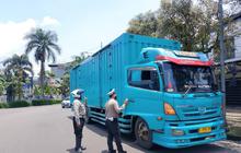 Polres Sumedang Gencarkan Razia Truk Sumbu Tiga, Pastikan Arus Mudik Lebaran Lancar