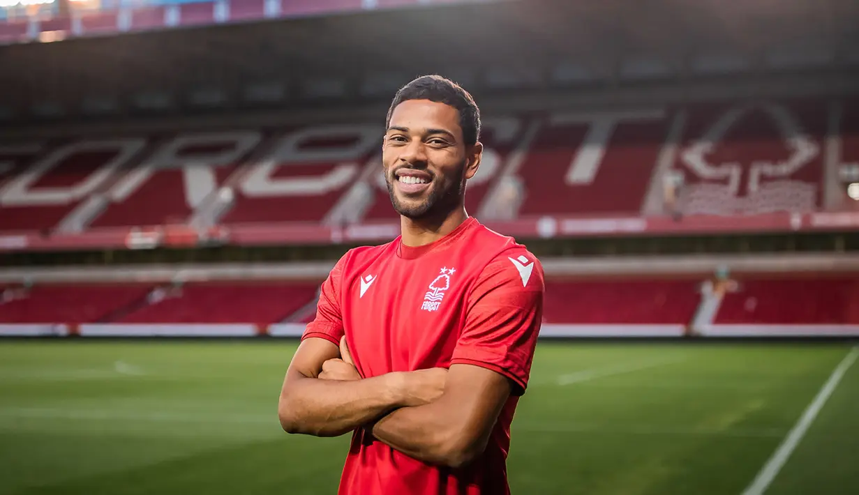 Renan Lodi. Bek kiri berusia 24 tahun ini didatangkan Nottingham Forest dari Atletico Madrid pada awal musim 2022/2023 dengan status pinjaman selama 1 tahun hingga Juni 2023. Meski berstatus pinjaman, Nottingham Forest mesti mengeluarkan biaya peminjaman sebesar 5 juta euro. Bersama Forest musim 2022/2023 ini ia telah tampil dalam 5 laga di Liga Inggris. (nottinghamforest.co.uk)