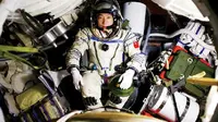 15-10-2003: China Kirim Astronot ke Luar Angkasa