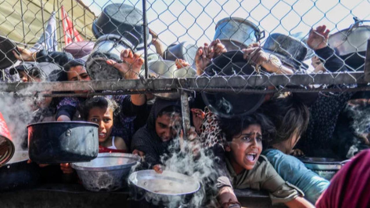 Lagi-lagi Israel Tembaki Warga Gaza yang Kelaparan, 27 Orang Terbunuh di Pagi Buta Saat Menuju Pusat Distribusi Bantuan
