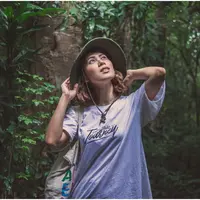 Jangan Cuma Disimpan di Lemari, Lengkapi OOTD Kamu dengan Bucket Hat