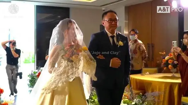7 Momen Pemberkatan Nikah Joshua Seherman dan Clairine Clay yang Bikin Penonton Haru