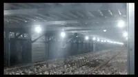 Penampakan pocong di kandang ayam (Sumber: TikTok/sinweywey)